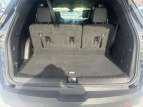 Used 2023 Chevrolet Traverse LT image 12