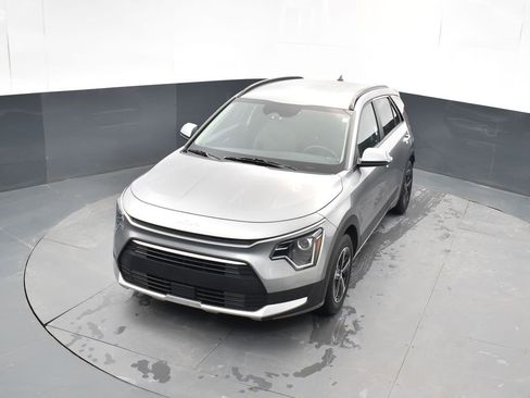 Certified 2023 Kia Niro EX image 31