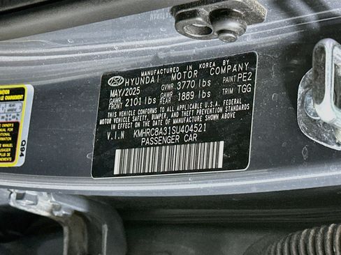 Used 2025 Hyundai Venue SEL FWD image 12