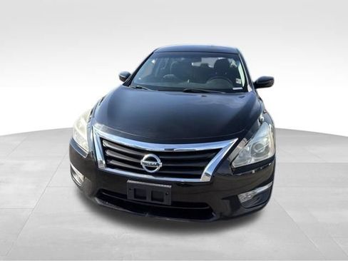 Used 2014 Nissan Altima 2.5 S w/ Display Audio Package FWD image 4