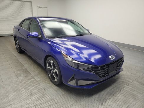 Used 2023 Hyundai Elantra Limited image 13