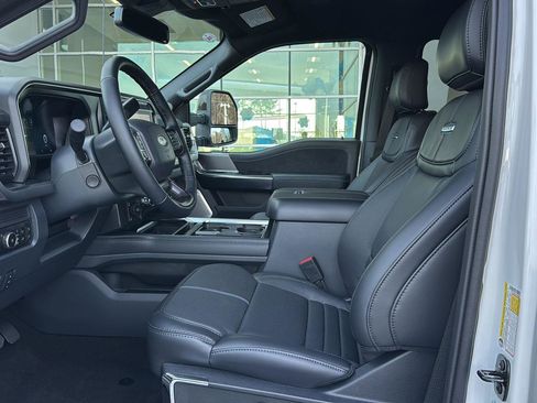 New 2026 Ford F250 Platinum w/ FX4 Off-Road Package AWD/4WD image 11