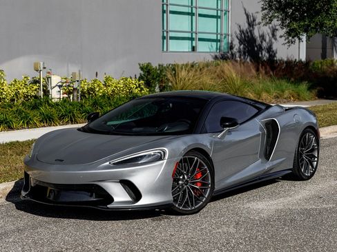 Used 2022 McLaren GT image 32