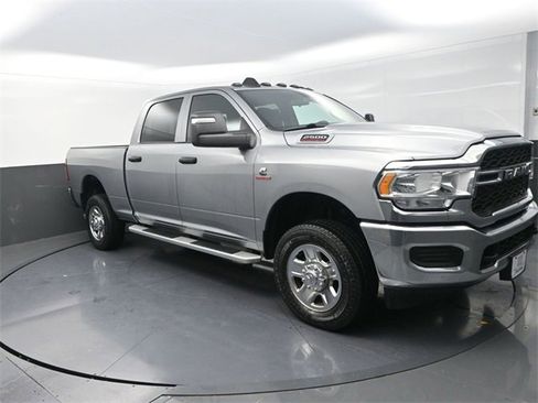 Used 2024 RAM 2500 Tradesman w/ Chrome Appearance Group image 9