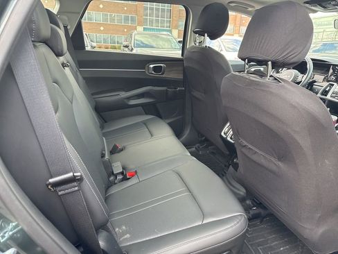 Used 2023 Kia Sorento S w/ Panoramic Sunroof Package AWD/4WD image 10