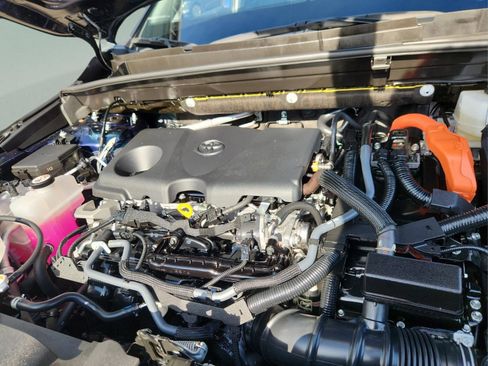 Certified 2023 Toyota Venza LE image 25