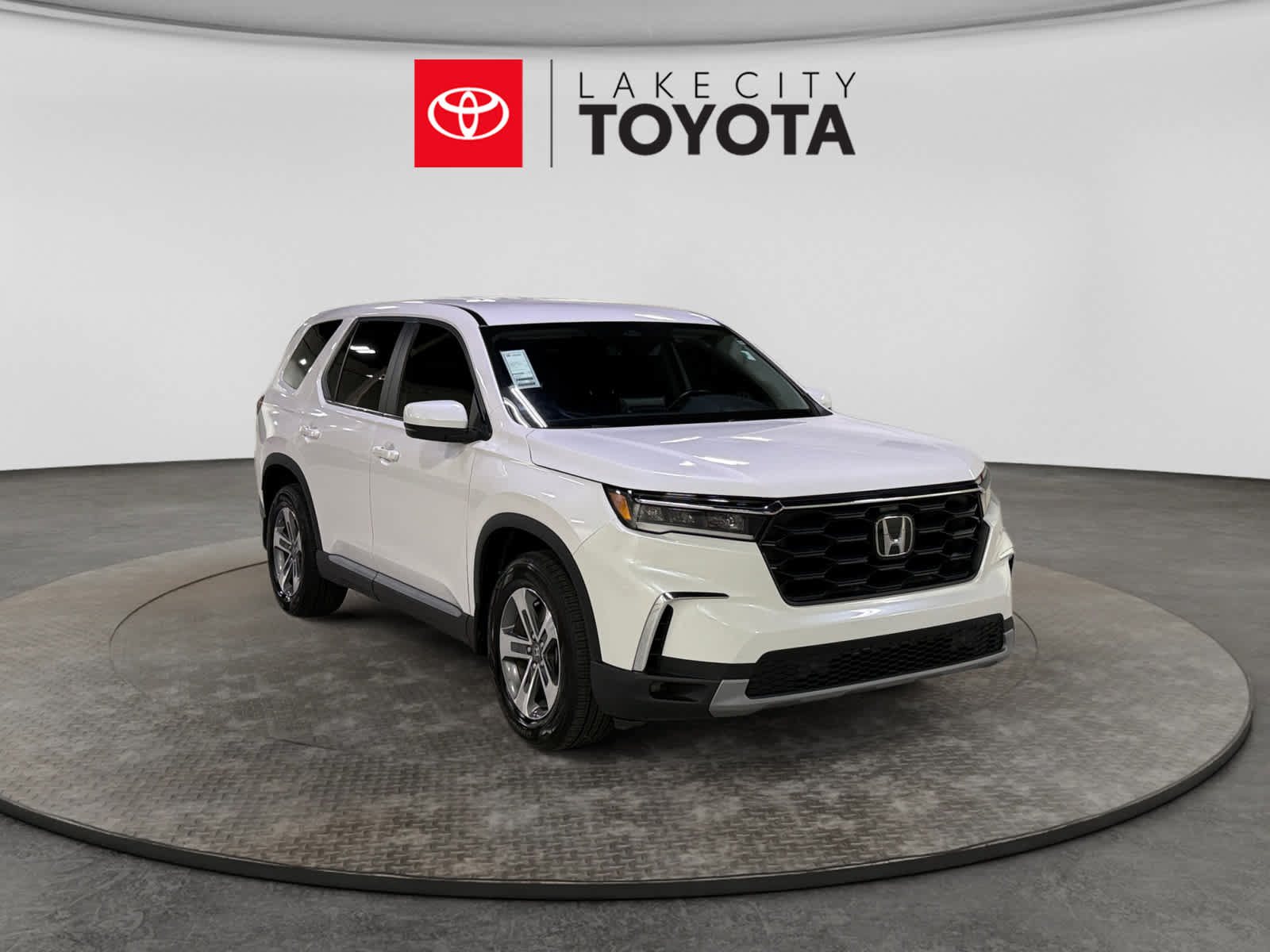 Used 2024 Honda Pilot EX-L image 13