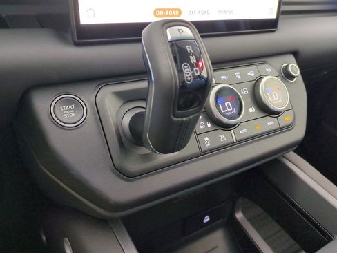 New 2025 Land Rover Defender 110 S image 18