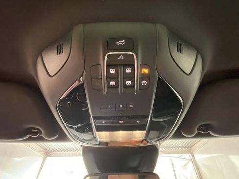 Used 2020 Maserati Levante AWD/4WD image 28
