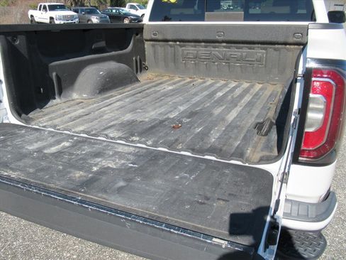 Used 2018 GMC Sierra 1500 Denali image 8