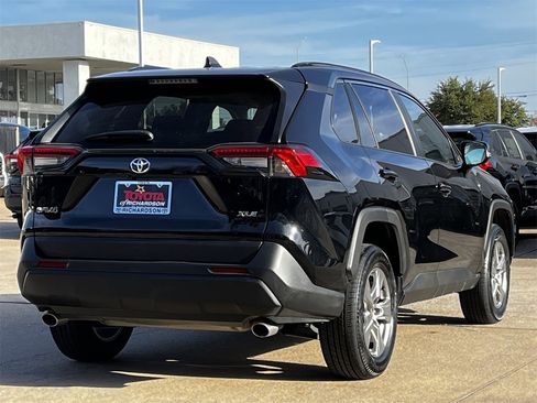 Used 2024 Toyota RAV4 XLE image 4