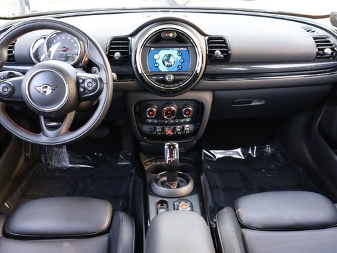 Used 2020 MINI Cooper Clubman S w/ Premium Package image 17