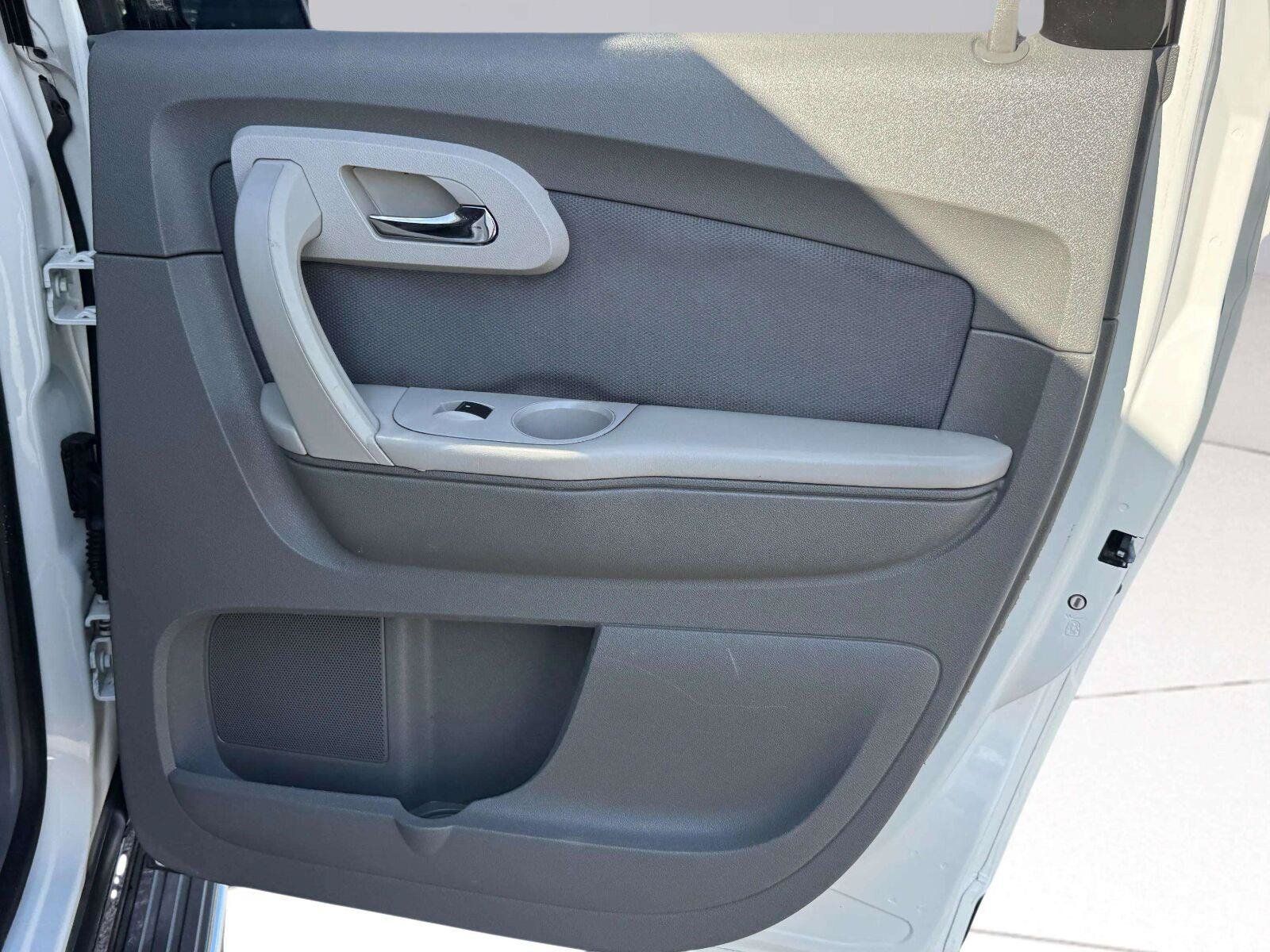 Used 2012 Chevrolet Traverse LS FWD image 40