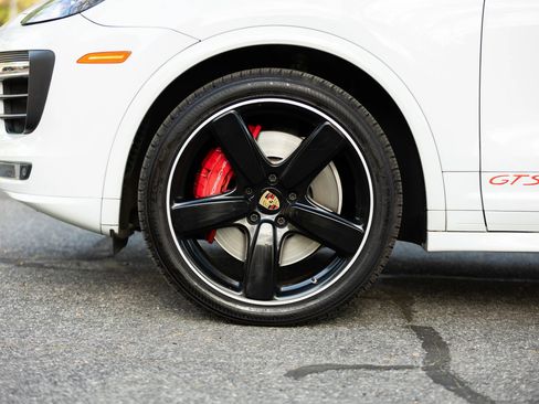 Used 2017 Porsche Cayenne GTS image 11