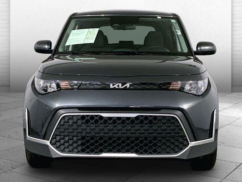 Used 2025 Kia Soul LX w/ LX Technology Package FWD image 2
