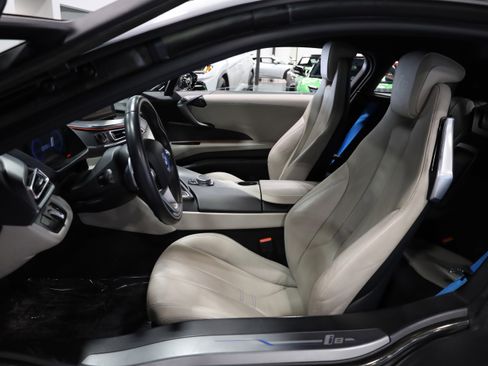 Used 2015 BMW i8 image 17