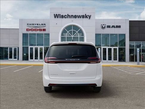 New 2027 Chrysler Pacifica Select FWD image 7