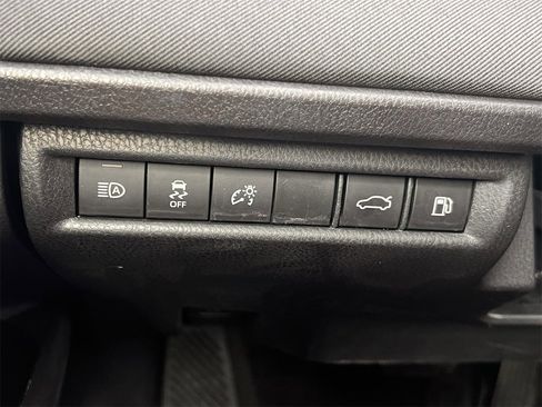 Used 2025 Toyota Camry LE image 21