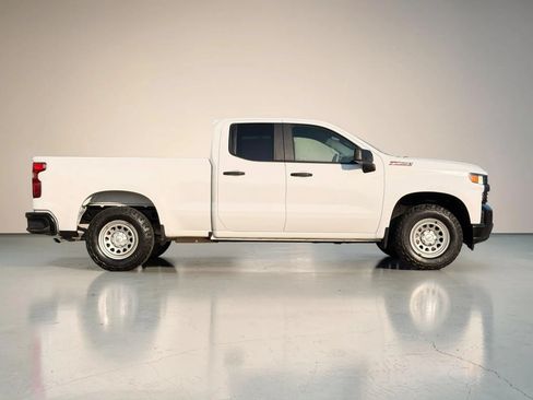 Used 2020 Chevrolet Silverado 1500 W/T w/ WT Value Package AWD/4WD image 2
