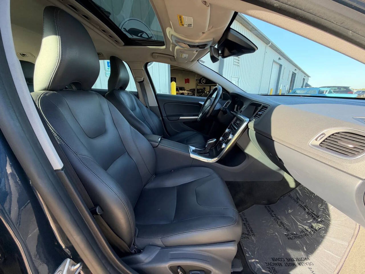Used 2015 Volvo V60 T5 Premier w/ Convenience Package FWD image 15