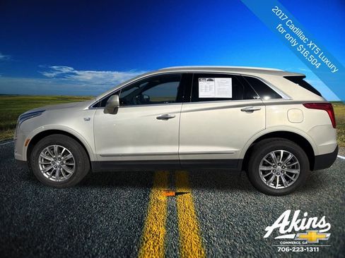 Used 2017 Cadillac XT5 Luxury w/ Driver Awareness Package image 11