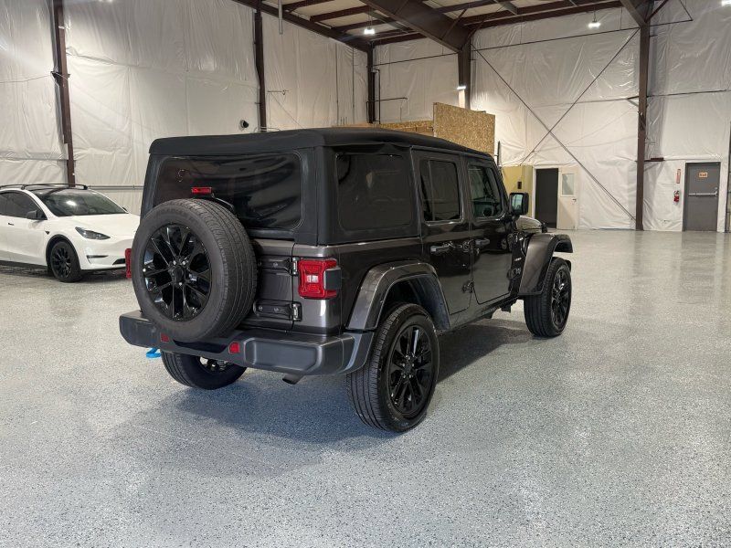 Used 2024 Jeep Wrangler Unlimited Sahara AWD/4WD image 5