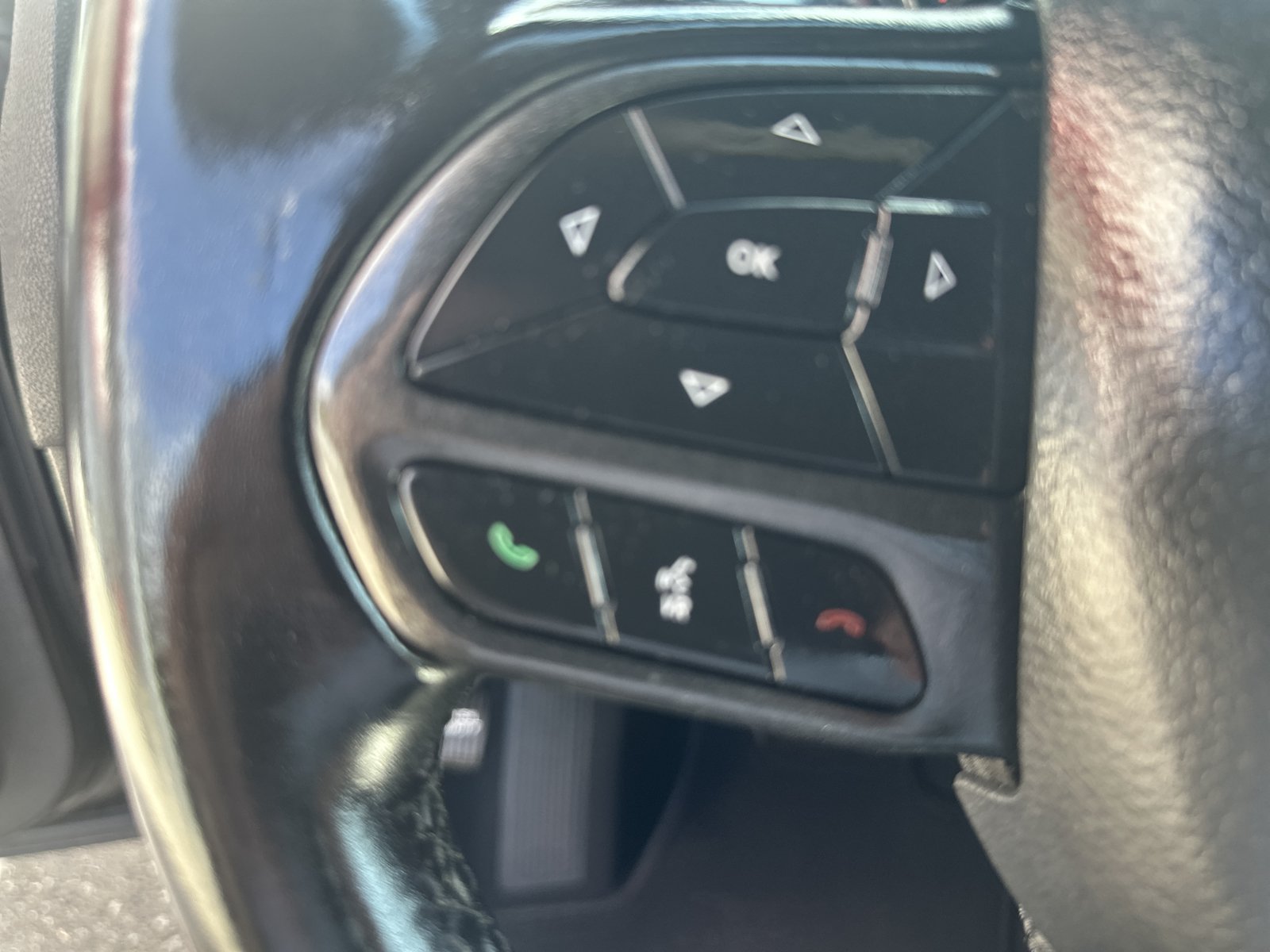 Used 2022 Dodge Charger SXT w/ Blacktop Package RWD image 13