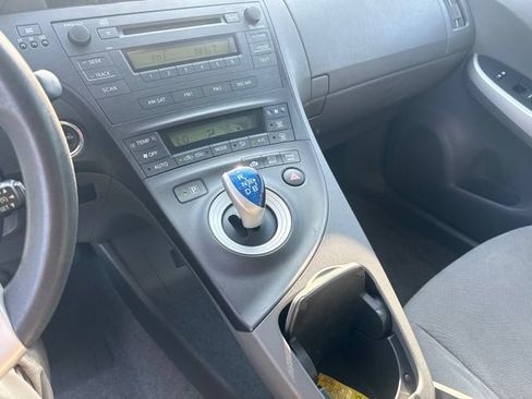 Used 2010 Toyota Prius Two FWD image 28