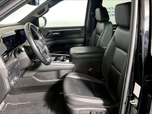 Used 2025 Chevrolet Suburban Z71 AWD/4WD image 20