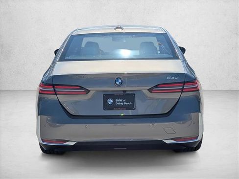 Used 2026 BMW 530i w/ Premium Package RWD image 7