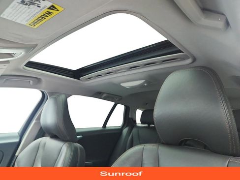 Used 2016 Volvo V60 T5 Cross Country image 12