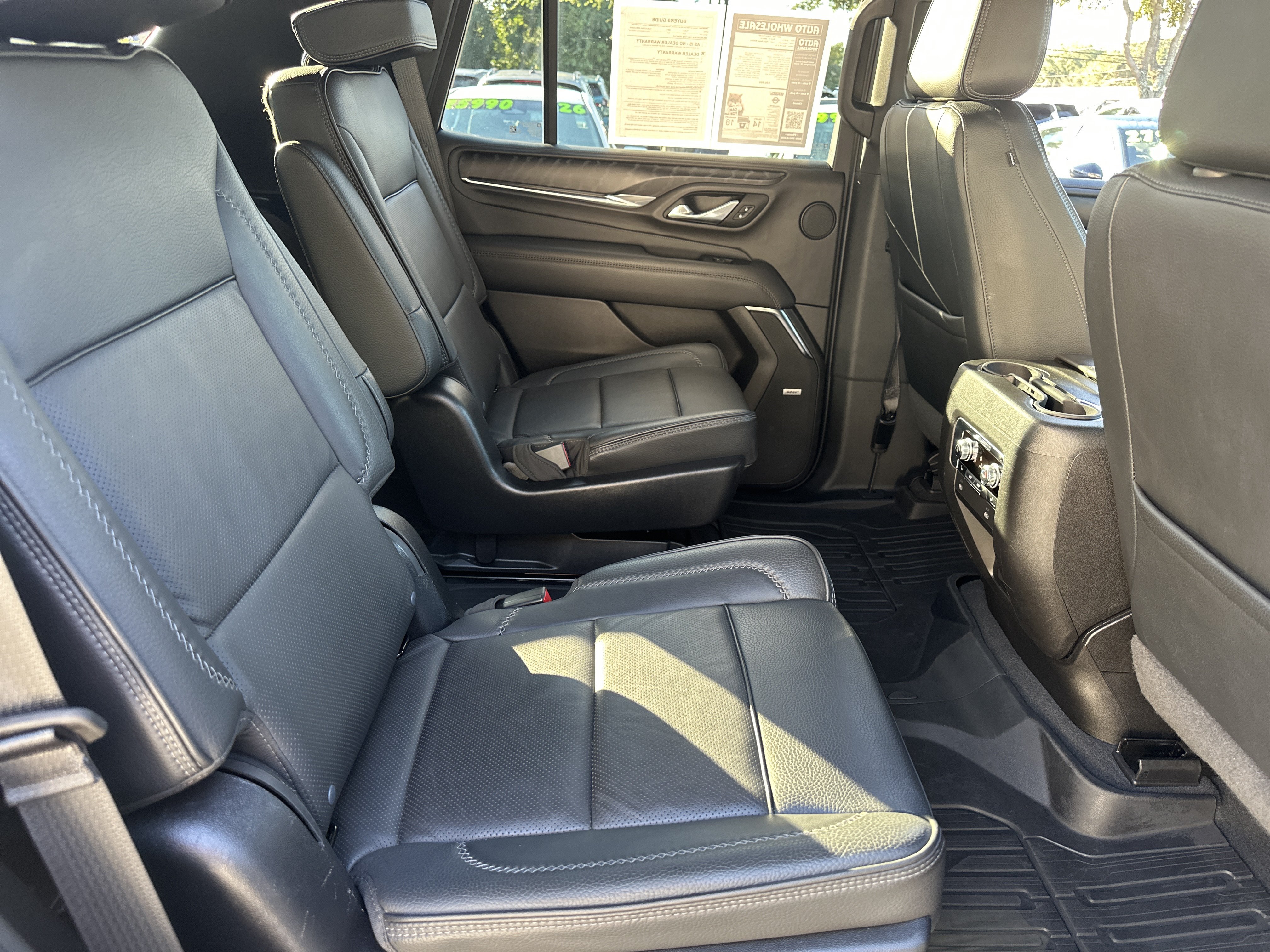 Used 2023 GMC Yukon Denali AWD/4WD image 14