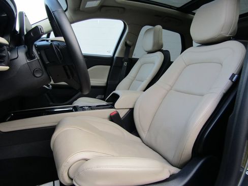 Used 2025 Lincoln Corsair Grand Touring w/ Equipment Group 302A AWD/4WD image 3