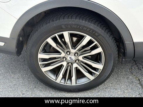 Used 2019 Ford Explorer Platinum AWD/4WD image 17