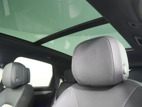 Used 2023 Porsche Cayenne image 12