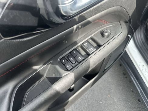 Used 2025 Jeep Compass Trailhawk AWD/4WD image 17