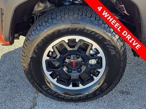 Used 2024 Toyota Tacoma TRD Off-Road image 7