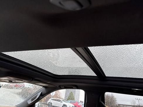 Used 2021 Chevrolet Tahoe Premier w/ Premium Package image 12