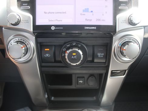 Used 2024 Toyota 4Runner SR5 AWD/4WD image 28