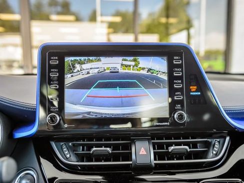 Used 2020 Toyota C-HR XLE FWD image 23
