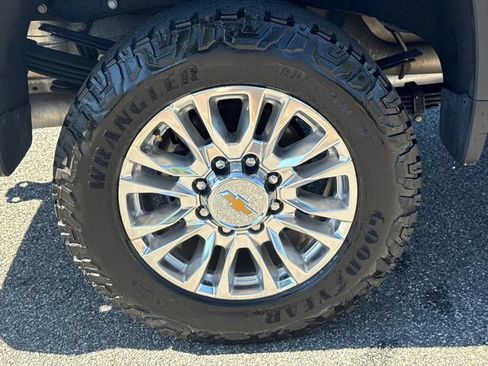 Used 2023 Chevrolet Silverado 3500 High Country AWD/4WD image 17