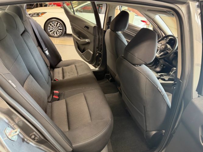 Used 2025 Nissan Altima 2.5 SV FWD image 30