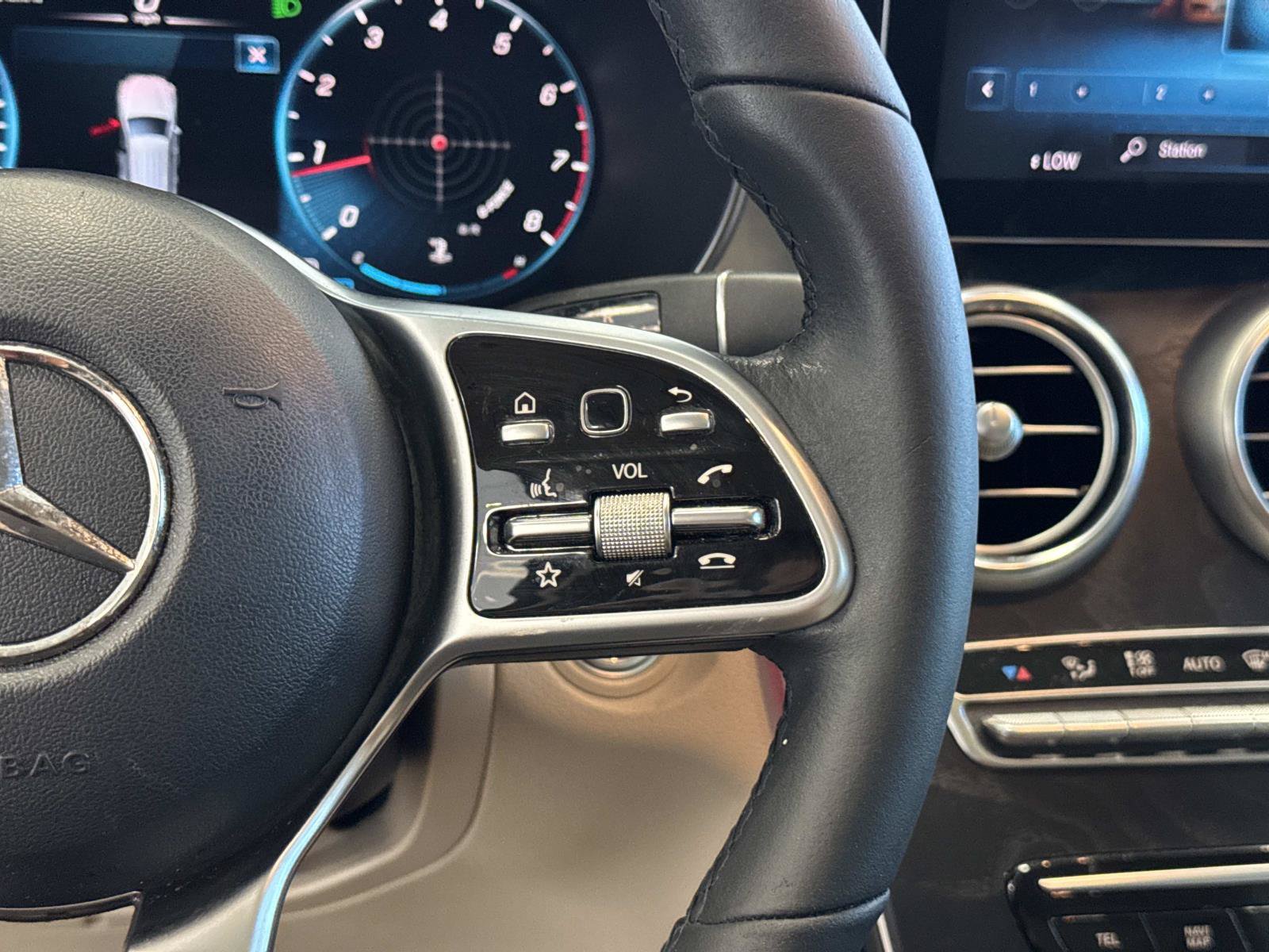 Certified 2022 Mercedes-Benz GLC 300 image 22