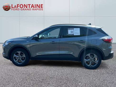 Certified 2025 Ford Escape ST-Line AWD/4WD image 4