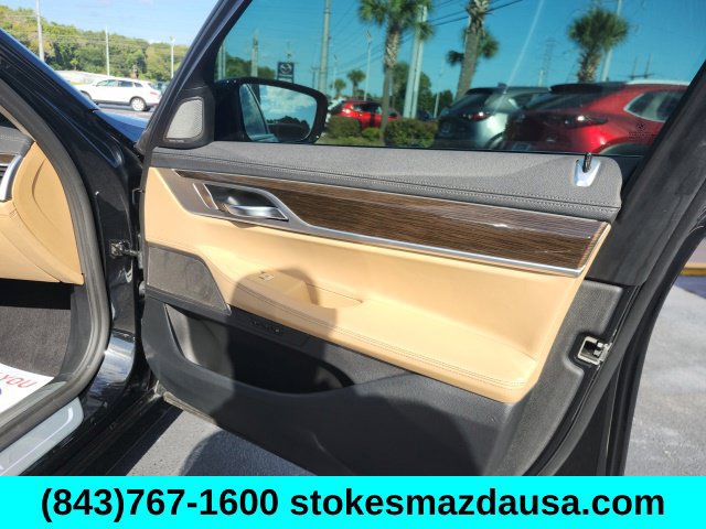 Used 2020 BMW 740i w/ Premium Package RWD image 25
