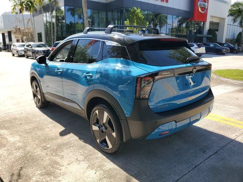 Certified 2025 Nissan Kicks SR FWD image 4