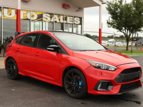 Used 2018 Ford Focus RS AWD/4WD image 3