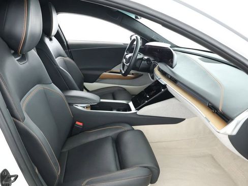 Used 2023 Lucid Air Touring image 25