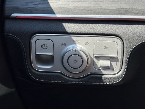 Used 2024 Mercedes-Benz GLE 350 4MATIC image 17