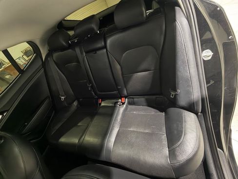 Used 2018 Kia Stinger Premium RWD image 17